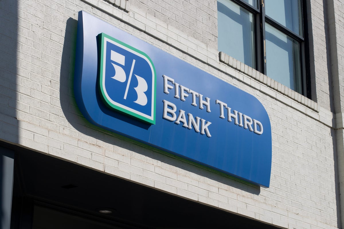 Fifth Third Bank Credit Cards & Rewards Program [2024]